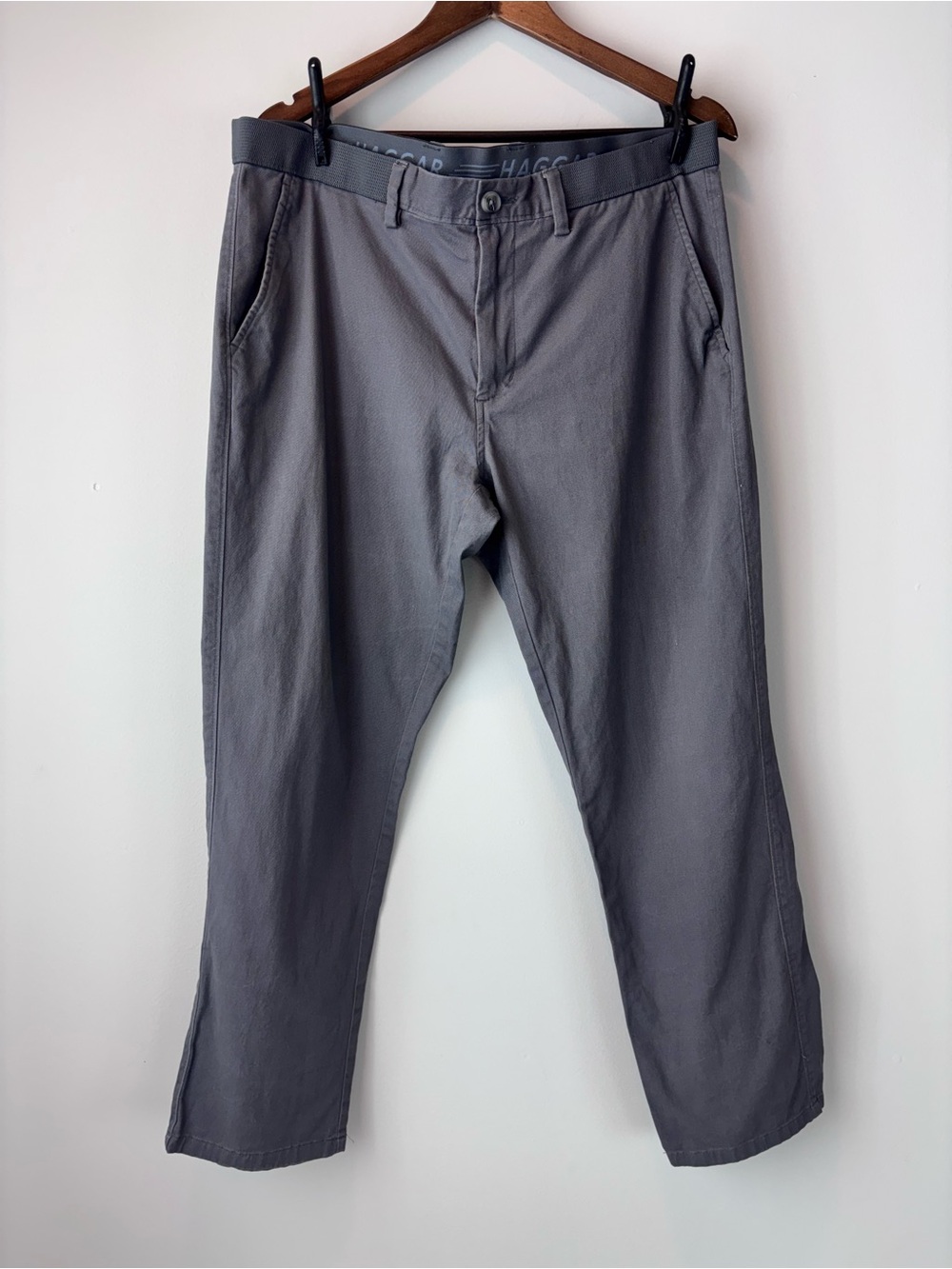 Haggar Men’s Gray Stretch Flat-Front Pants — 36x29